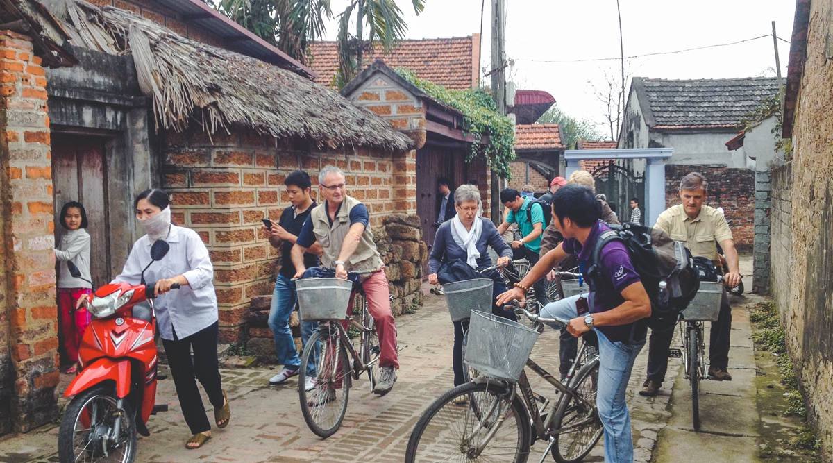 Hanoi Cycling Trip Duong Lam Ancient Village 1 Day